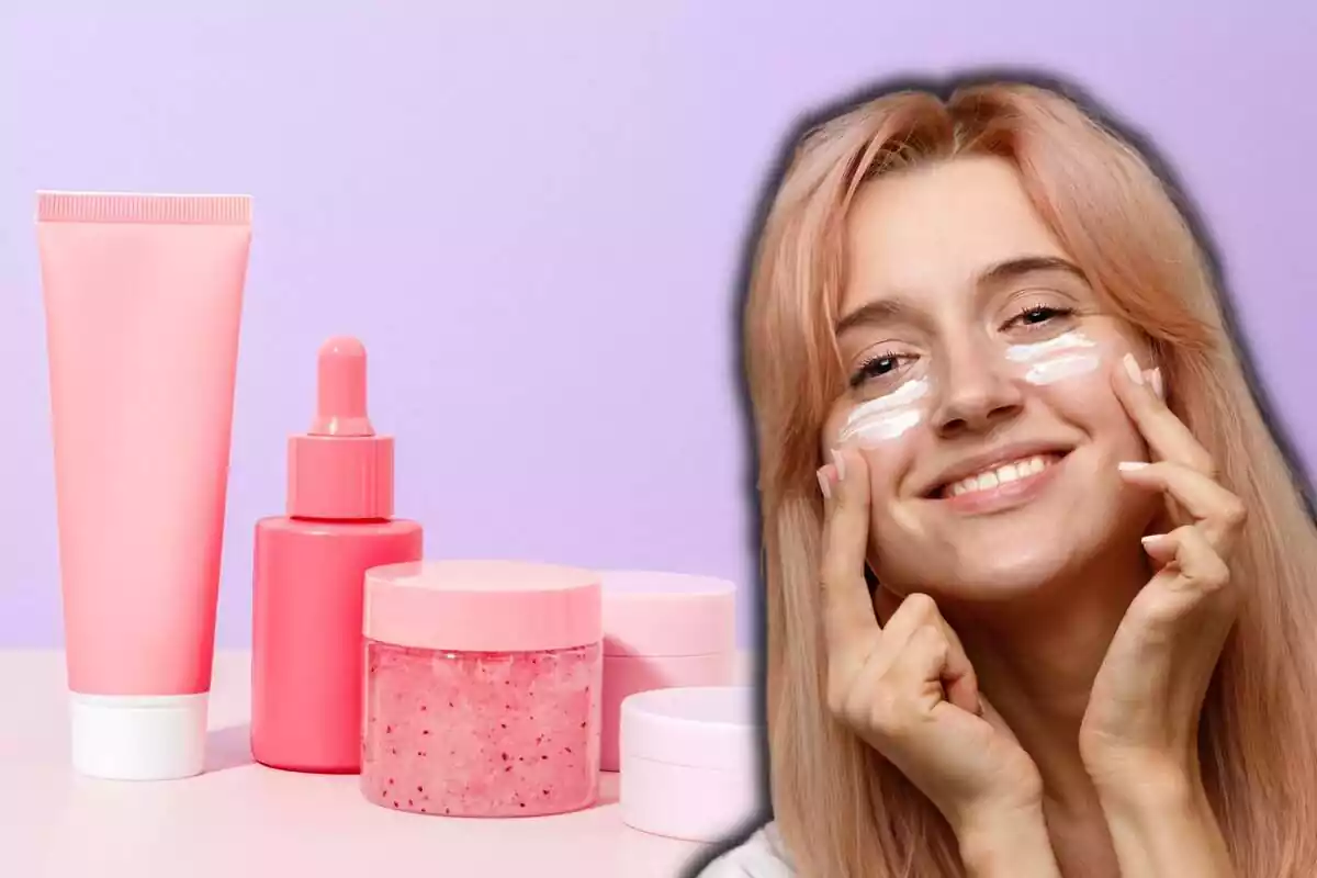 Mujer aplicándose crema hidratante en el rostro con una imagen de fondo de cosméticos para la cara