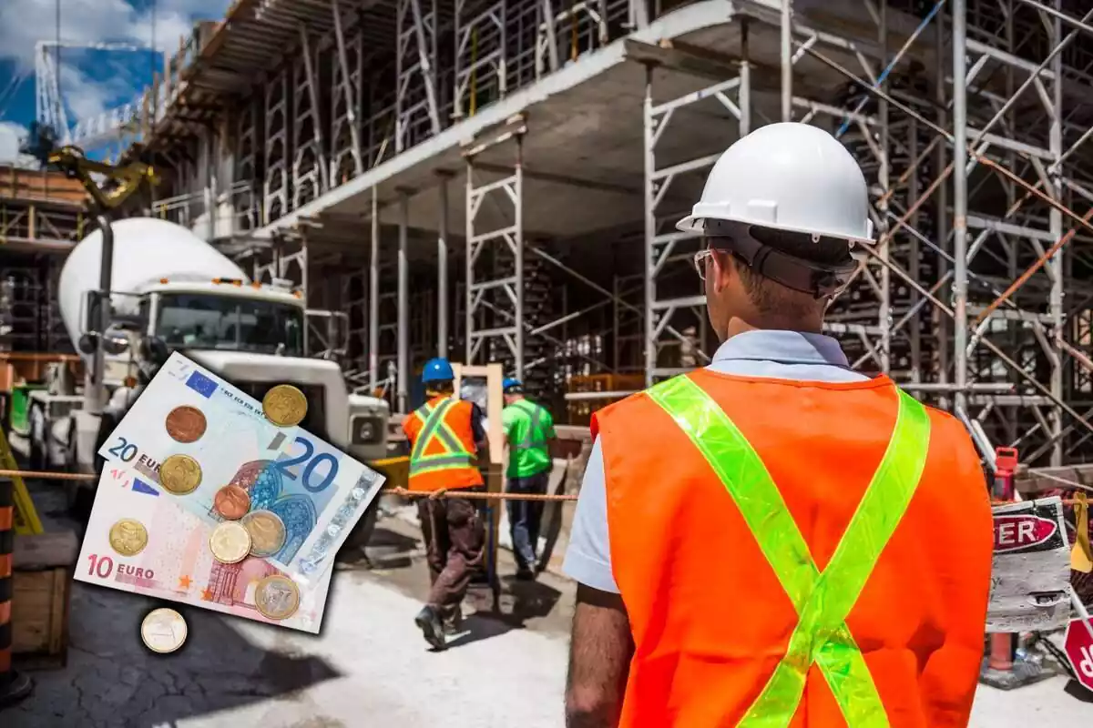 Montaje de un trabajador de la construcción y en el lado izquierdo de la imagen varios billetes de euro