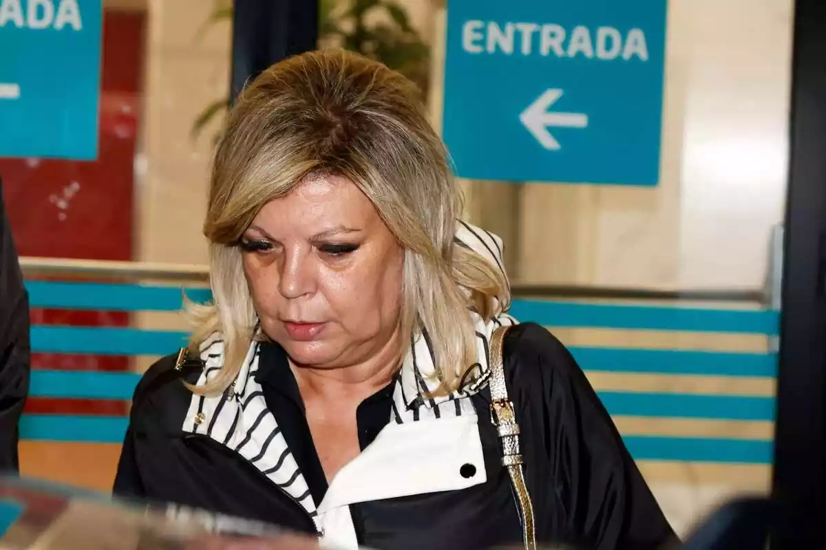 Terelu Campos abandona el hospital cabizbaja donde se encuentra ingresada María Teresa Campos, a 3 de septiembre de 2023 en Madrid